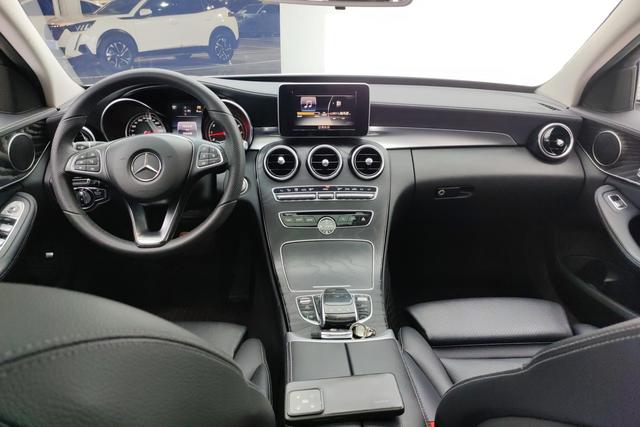 Mercedes Benz C-Class 2016 — фото 14