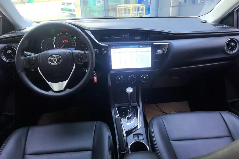 Toyota Corolla — фото 9