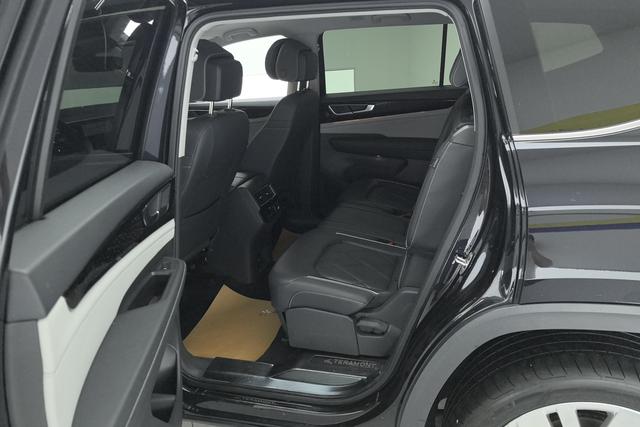 Volkswagen Teramont 2022 530 V 6 4 WD — фото 15