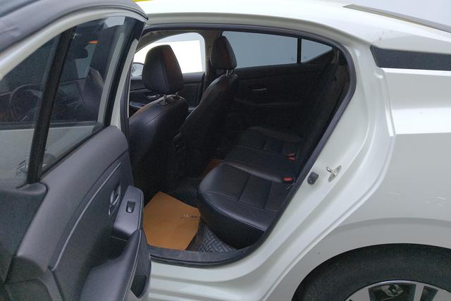 Nissan Sylphy 2022 1.6 L XL CVT — фото 16