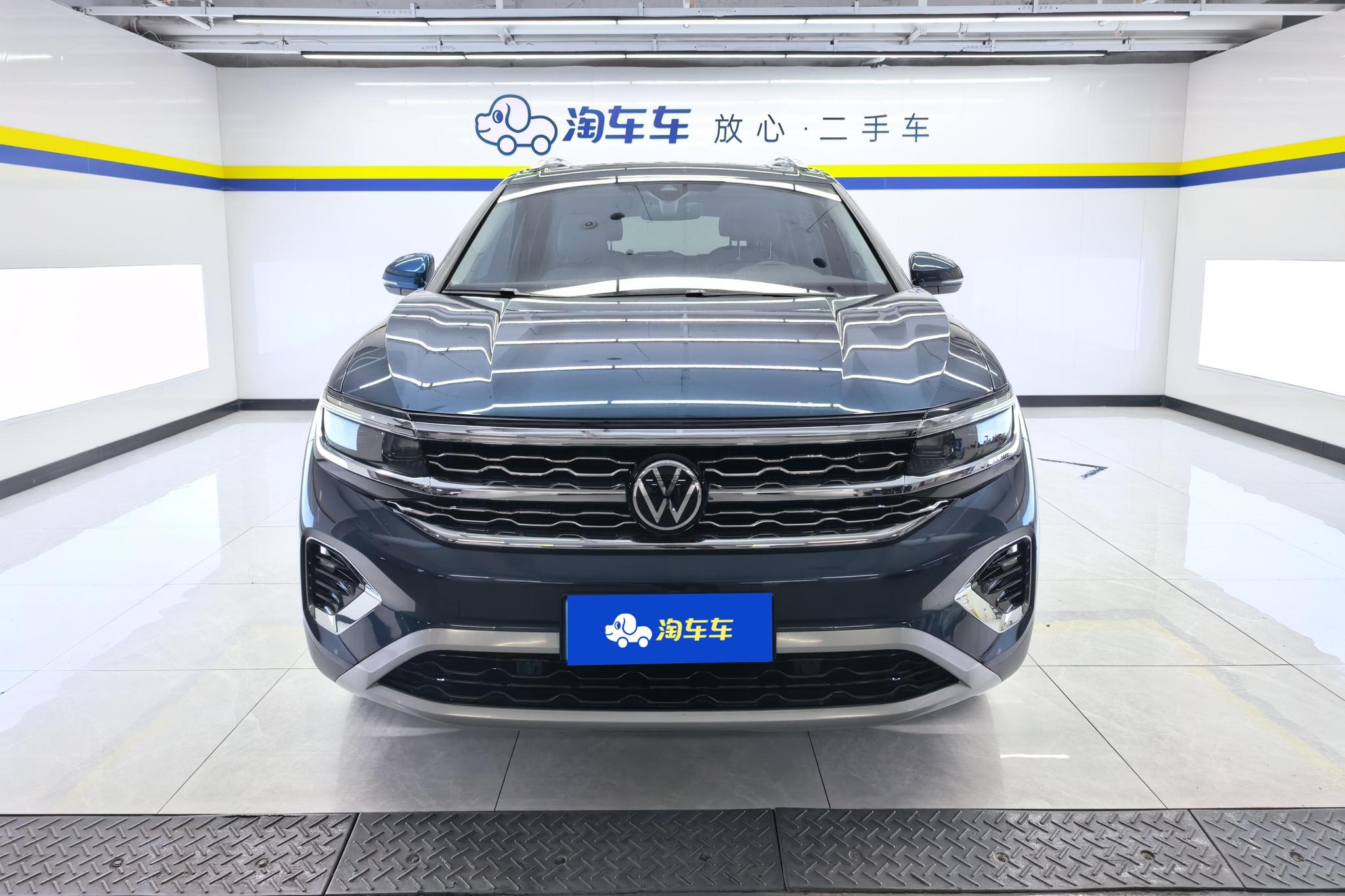 Volkswagen Viloran 2022 380TSI Luxury Pro 6 мест