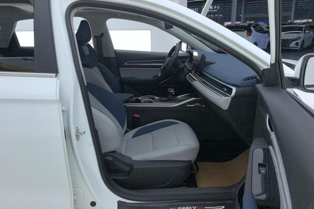 Geely Emgrand 2022 4 1.5 L CVTFlagship — фото 15