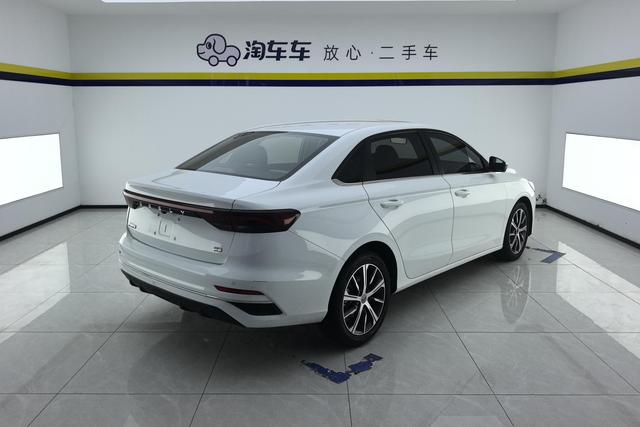 Geely Emgrand 2022 4 1.5 L CVTFlagship — фото 3
