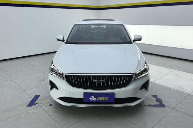 Geely Emgrand 2022 4 1.5 L CVTFlagship — фото 2