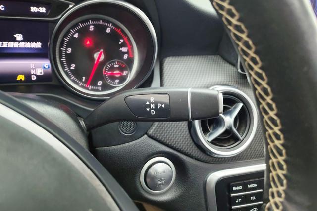 Mercedes-Benz GLA 2018 GLA 220 4 MATIC Sport — фото 14