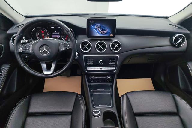 Mercedes-Benz GLA 2018 GLA 220 4 MATIC Sport — фото 12