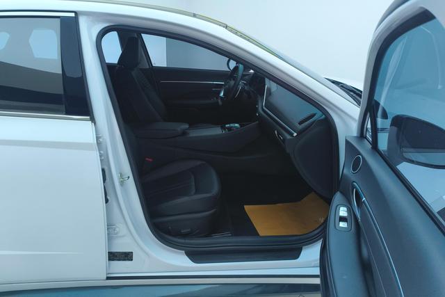 Hyundai Sonata 2020 270 TGDi GLS DCT — фото 16