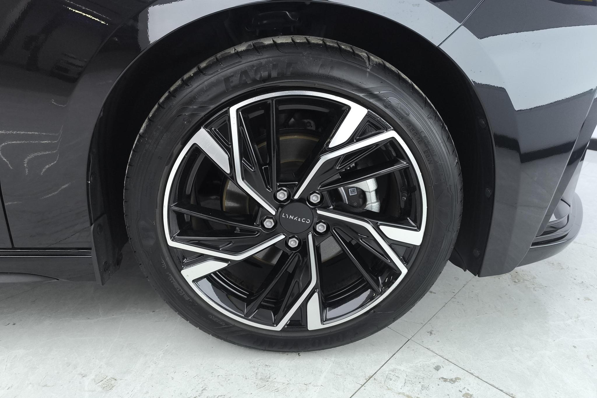 Lynk & Co 03 2023 1.5TD DCT Pro