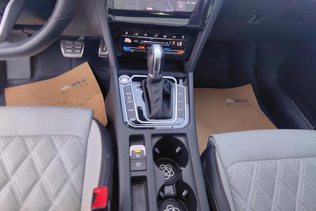 Volkswagen Magotan 2023 200 330 TSI DSGLuxury — фото 15