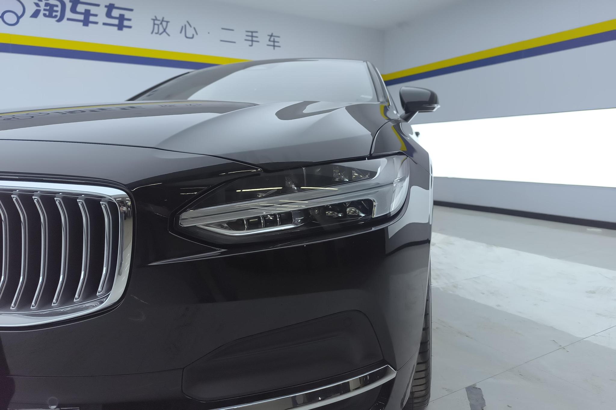 Volvo S90 2024 B5 Luxury