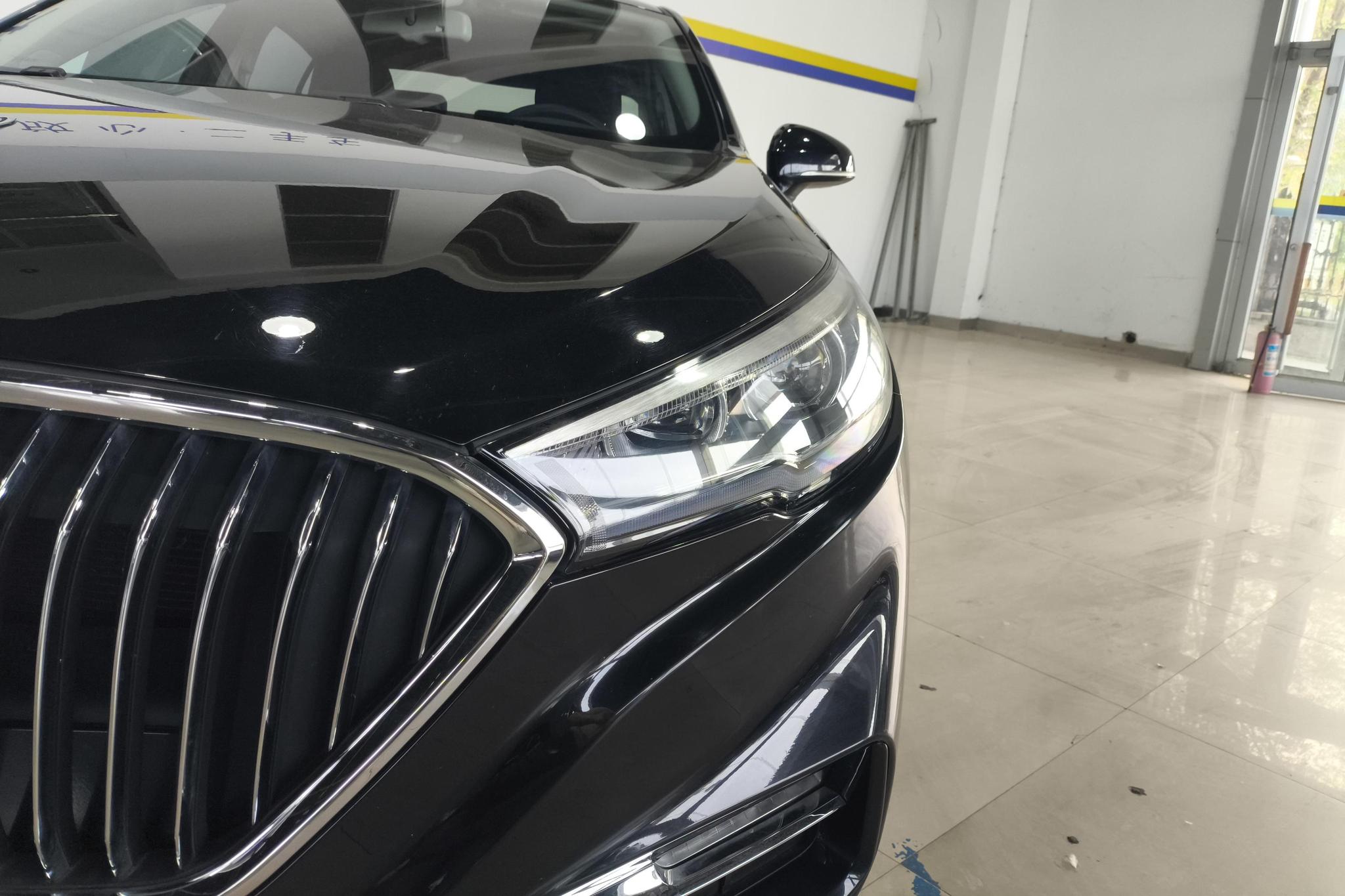 Hongqi H5 2022 1.8T AT