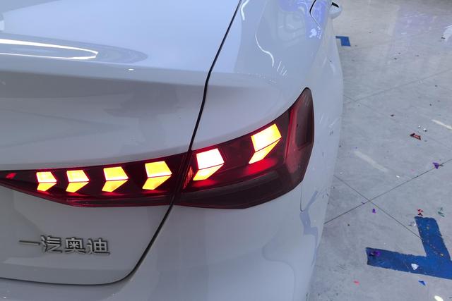 Audi A3 2025 A 3 L Limousine 35 TFSI — фото 5