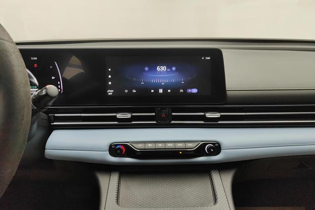 Trumpchi Empow 2023 2.0 L DHT Hybrid — фото 12