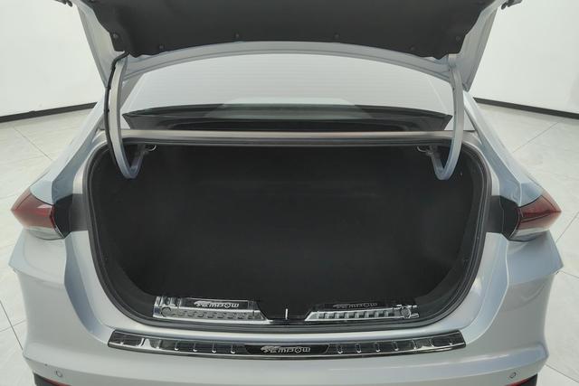 Trumpchi Empow 2023 2.0 L DHT Hybrid — фото 17