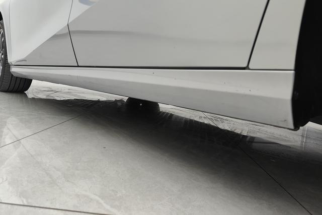 Trumpchi Empow 2023 2.0 L DHT Hybrid — фото 8