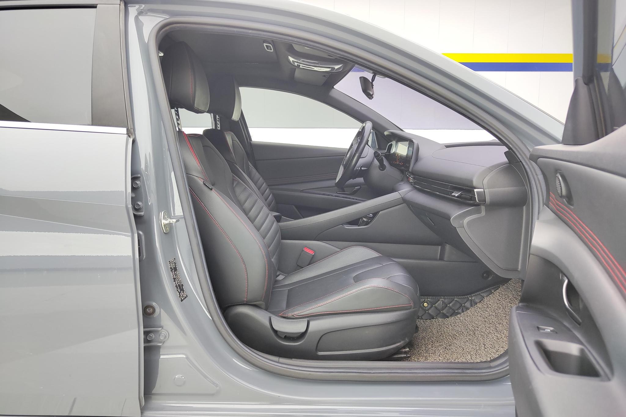 Hyundai Elantra 2021 240TGDi DCT LUX Luxury