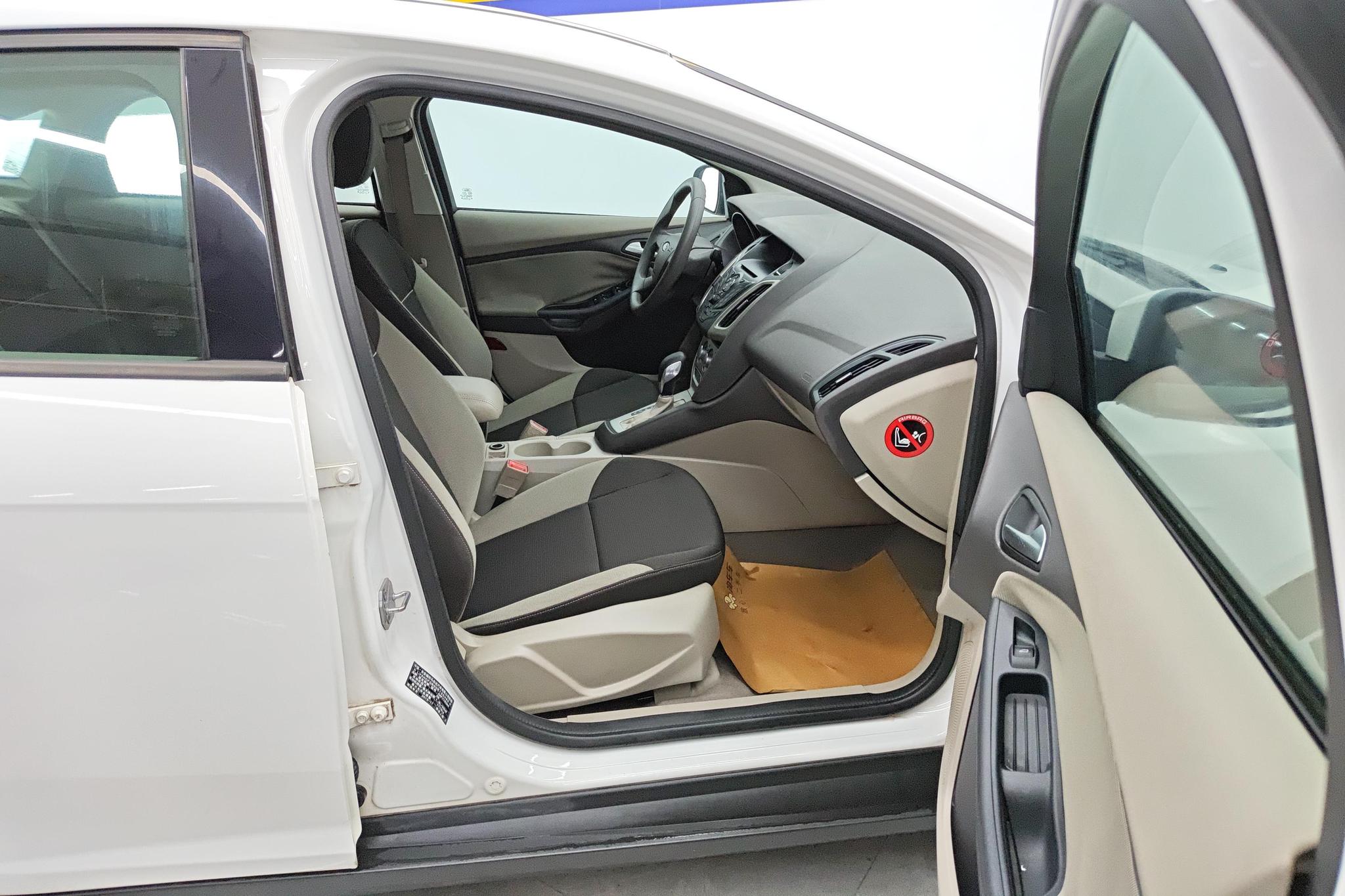 Ford Focus 2012 1.6L AT Comfort