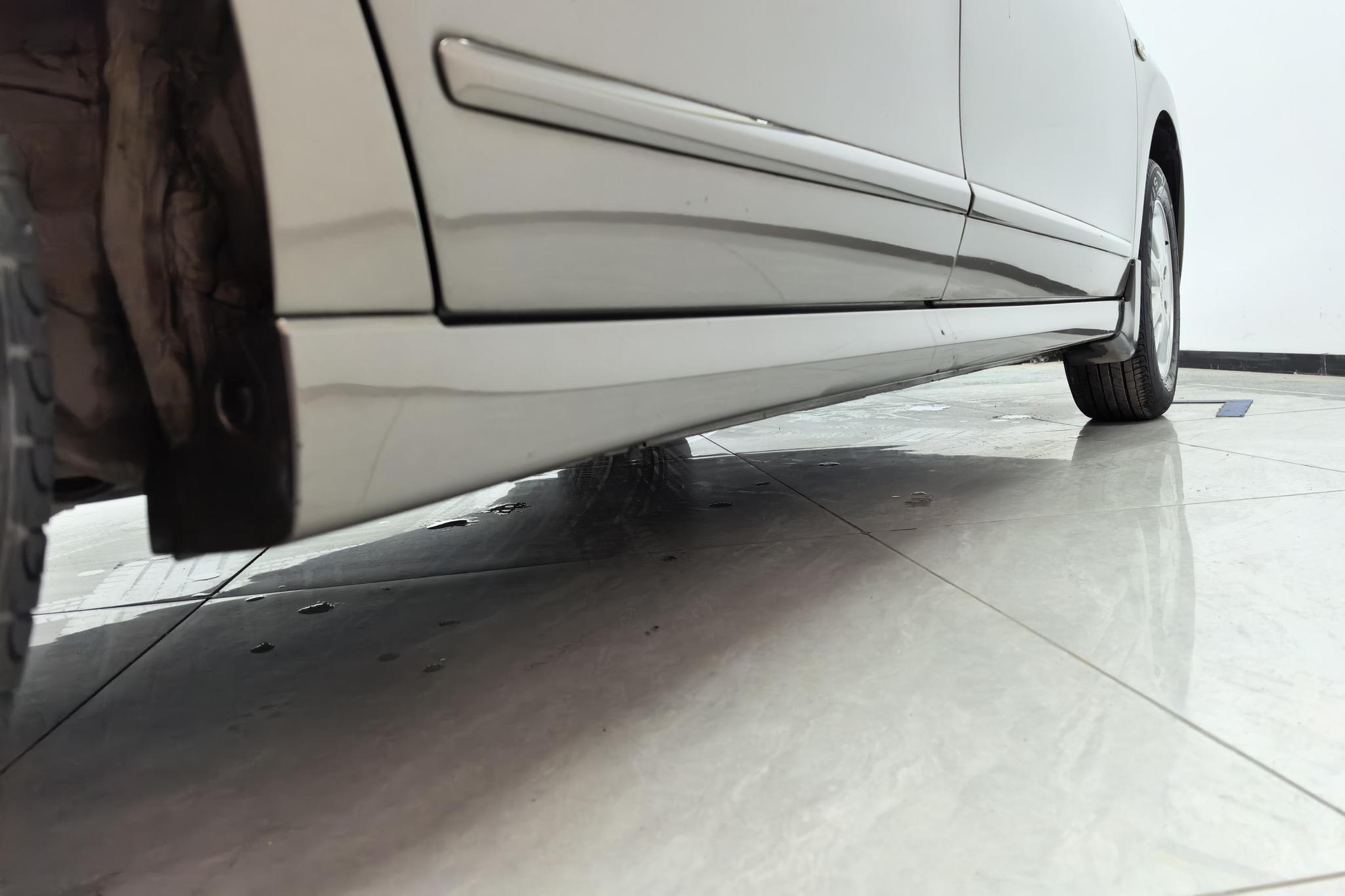 Nissan Sylphy 2018 1.6XE+ MT Lead
