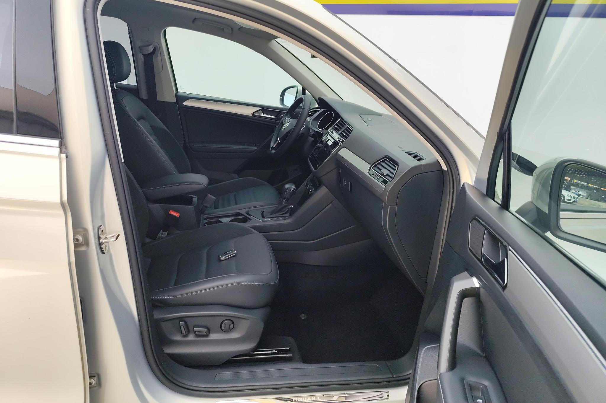 Volkswagen Tiguan L L 2019 330TSI AT Luxury VI