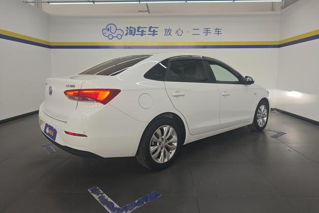 Buick Excelle GT 2021 1.5 L ATElite — фото 3
