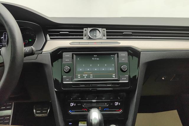Volkswagen CC 2020 330 TSI VI — фото 11