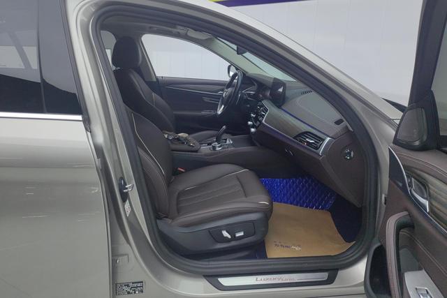 BMW 5-Series 2023 530 Li Leading — фото 15