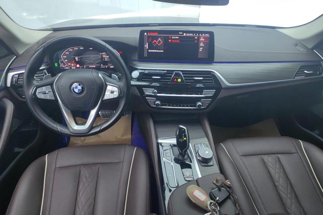 BMW 5-Series 2023 530 Li Leading — фото 11