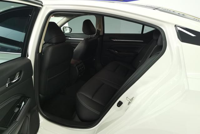 Nissan Teana 2021 2.0 L XL — фото 16