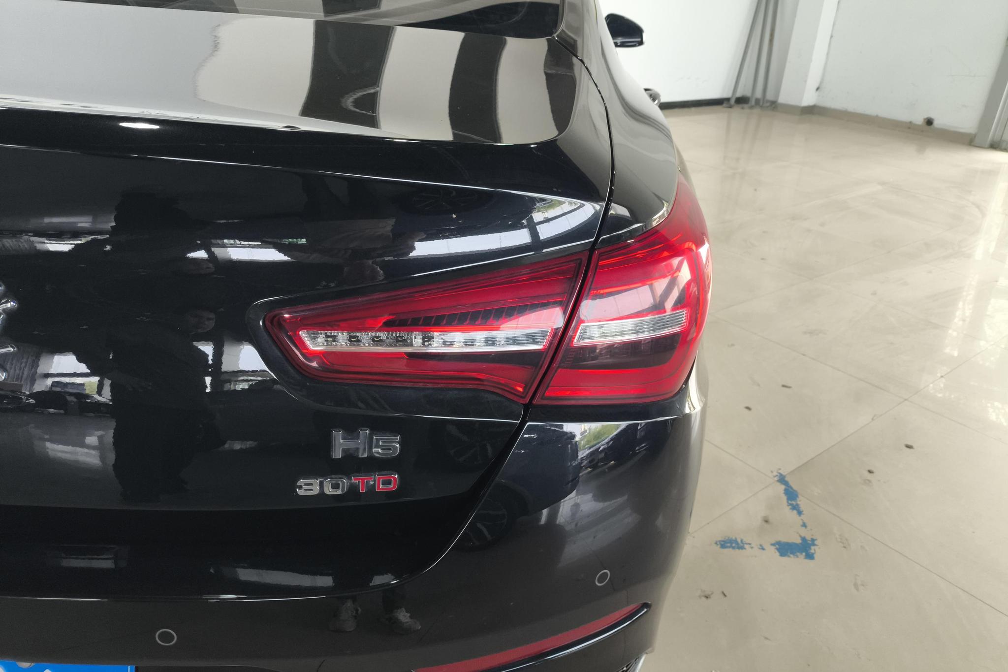 Hongqi H5 2022 1.5T DCT