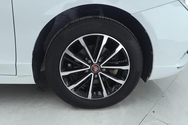 Roewe i5 2020 1.5 L AT 4 G — фото 4