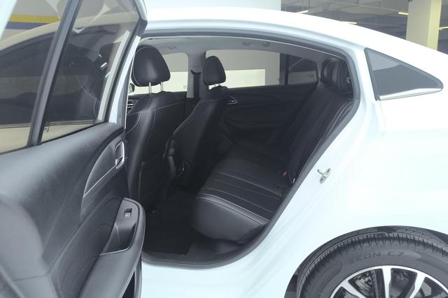 Roewe i5 2020 1.5 L AT 4 G — фото 15