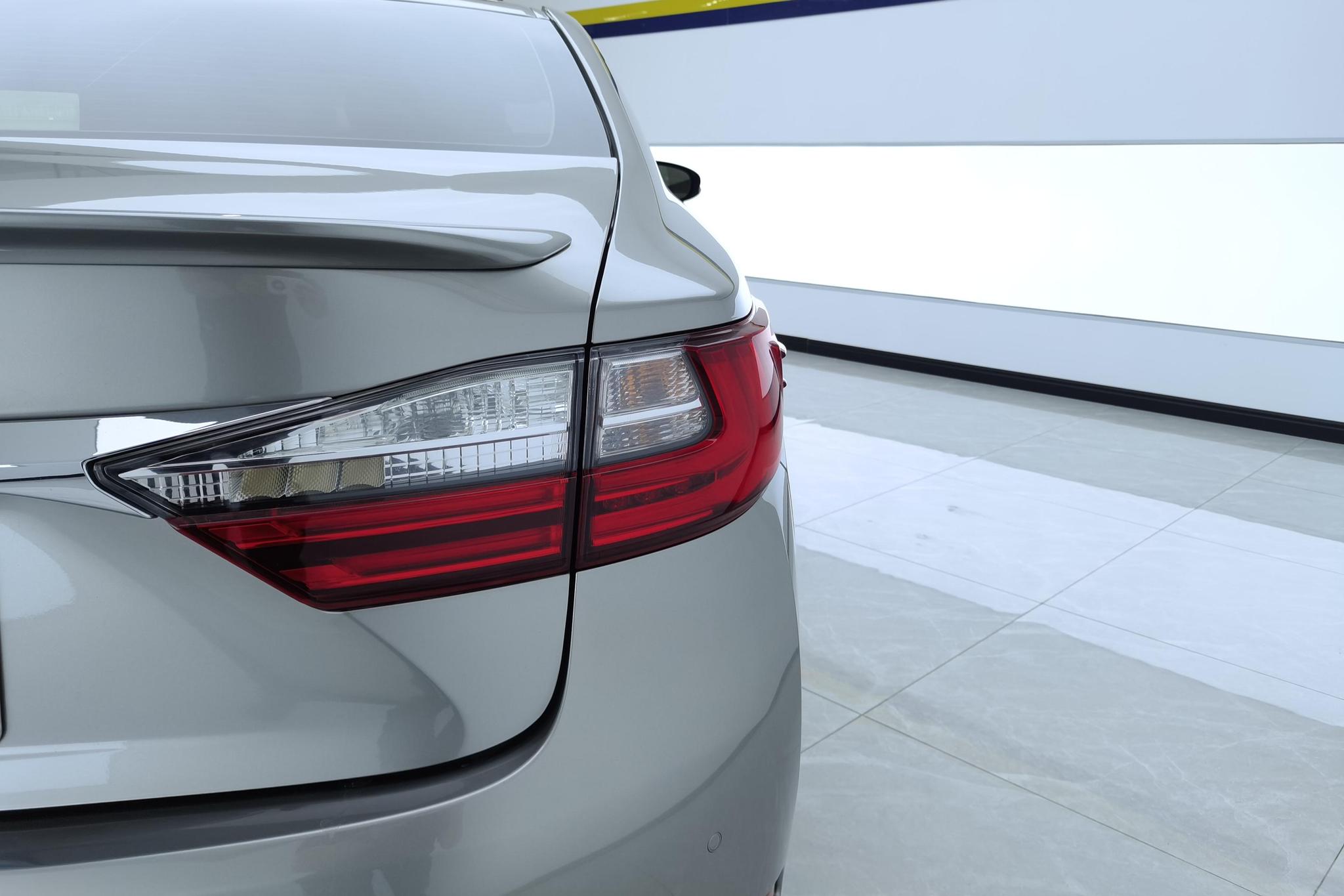 Lexus ES 2015 200 Elite