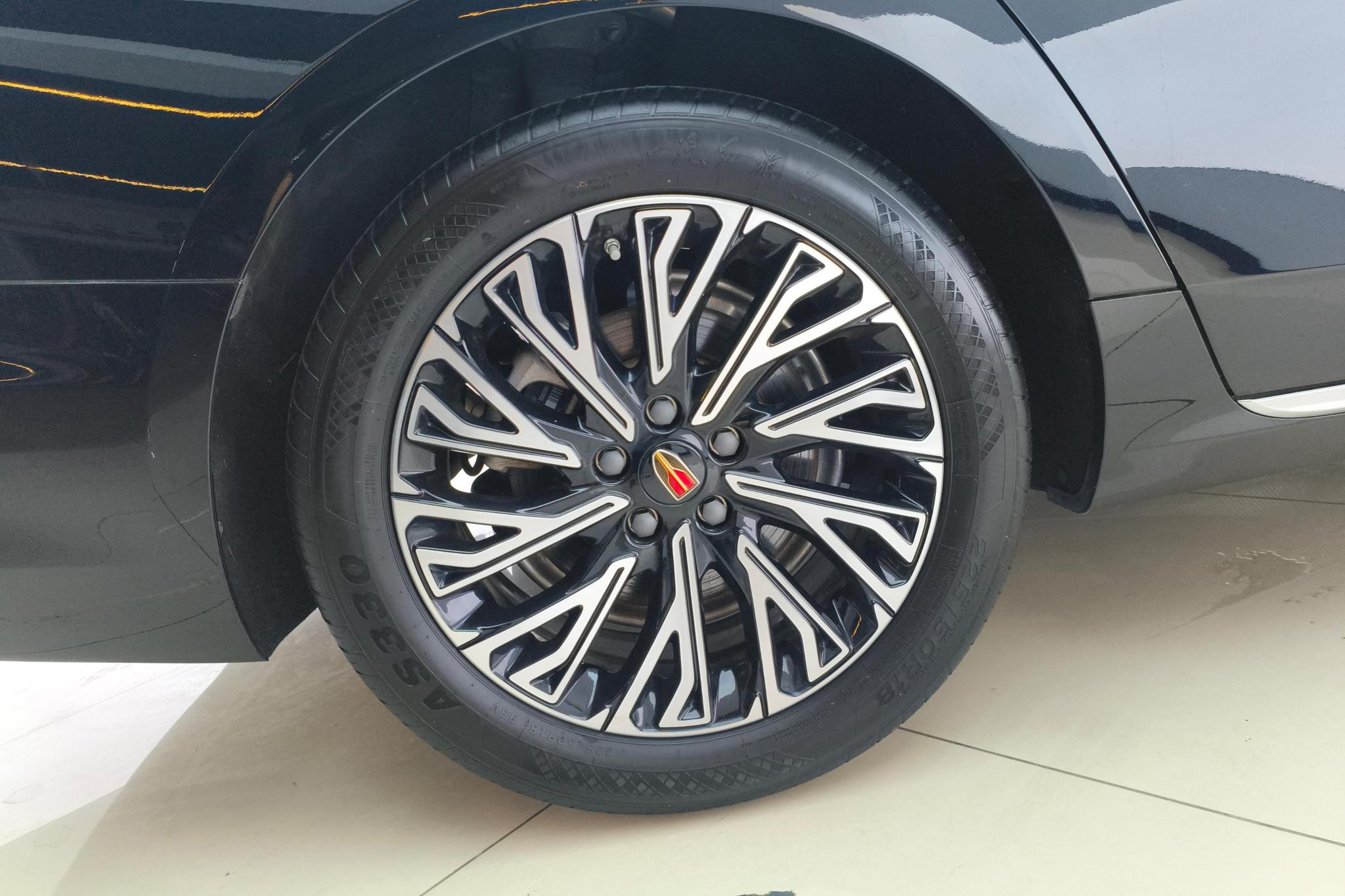 Hongqi H5 2024 2.0T AT