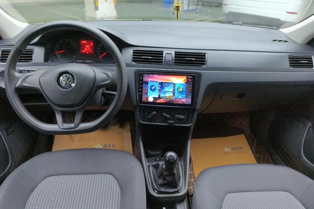 Volkswagen Santana 2018 1.5 L MT — фото 13