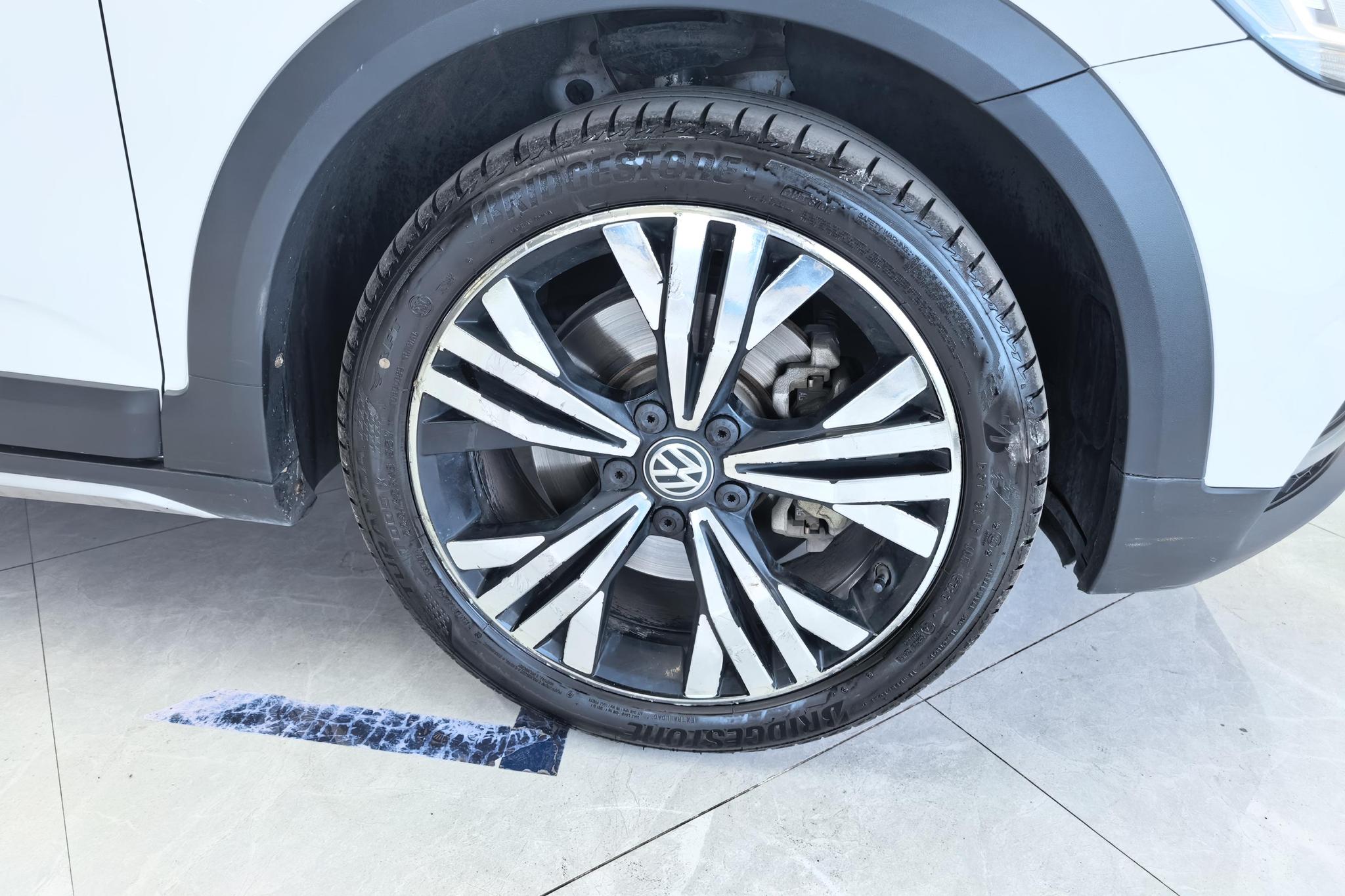 Volkswagen L 2018 280TSI 7 мест V
