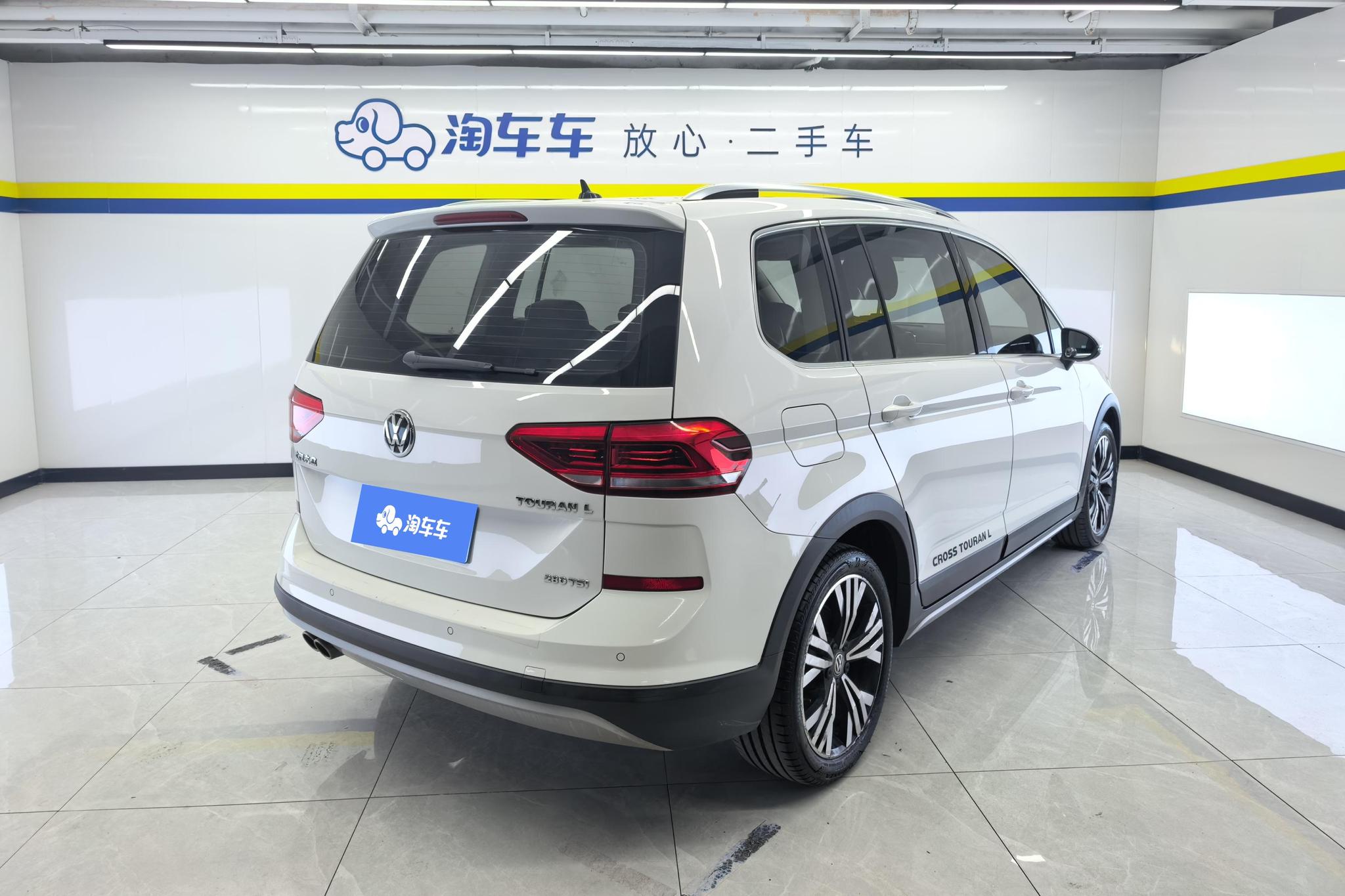 Volkswagen L 2018 280TSI 7 мест V