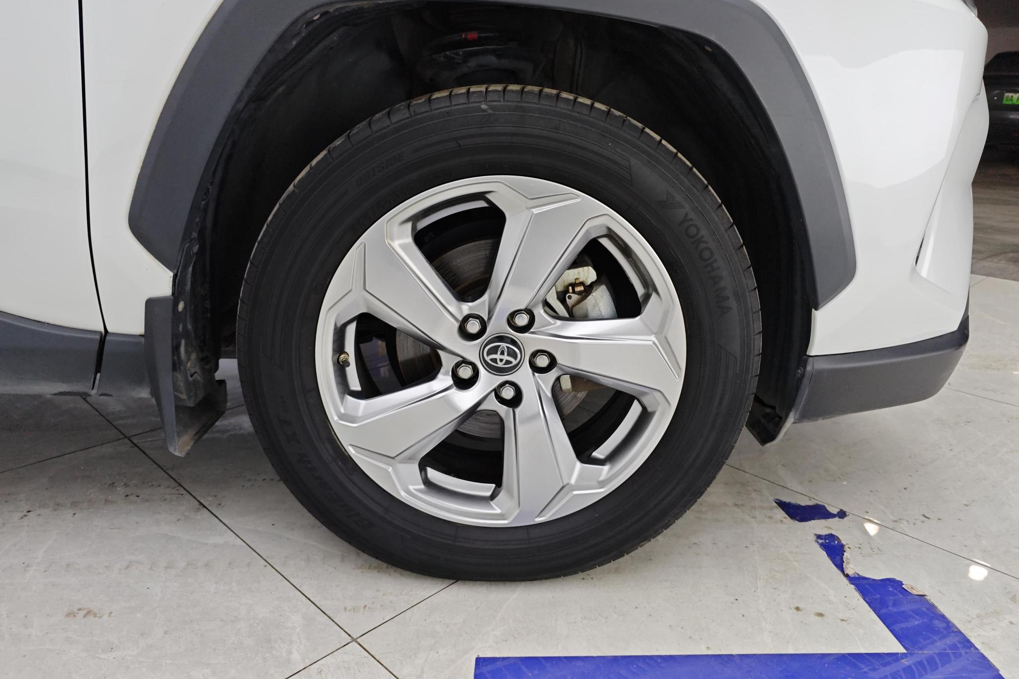 Toyota RAV4 2021 2.0L CVT Plus