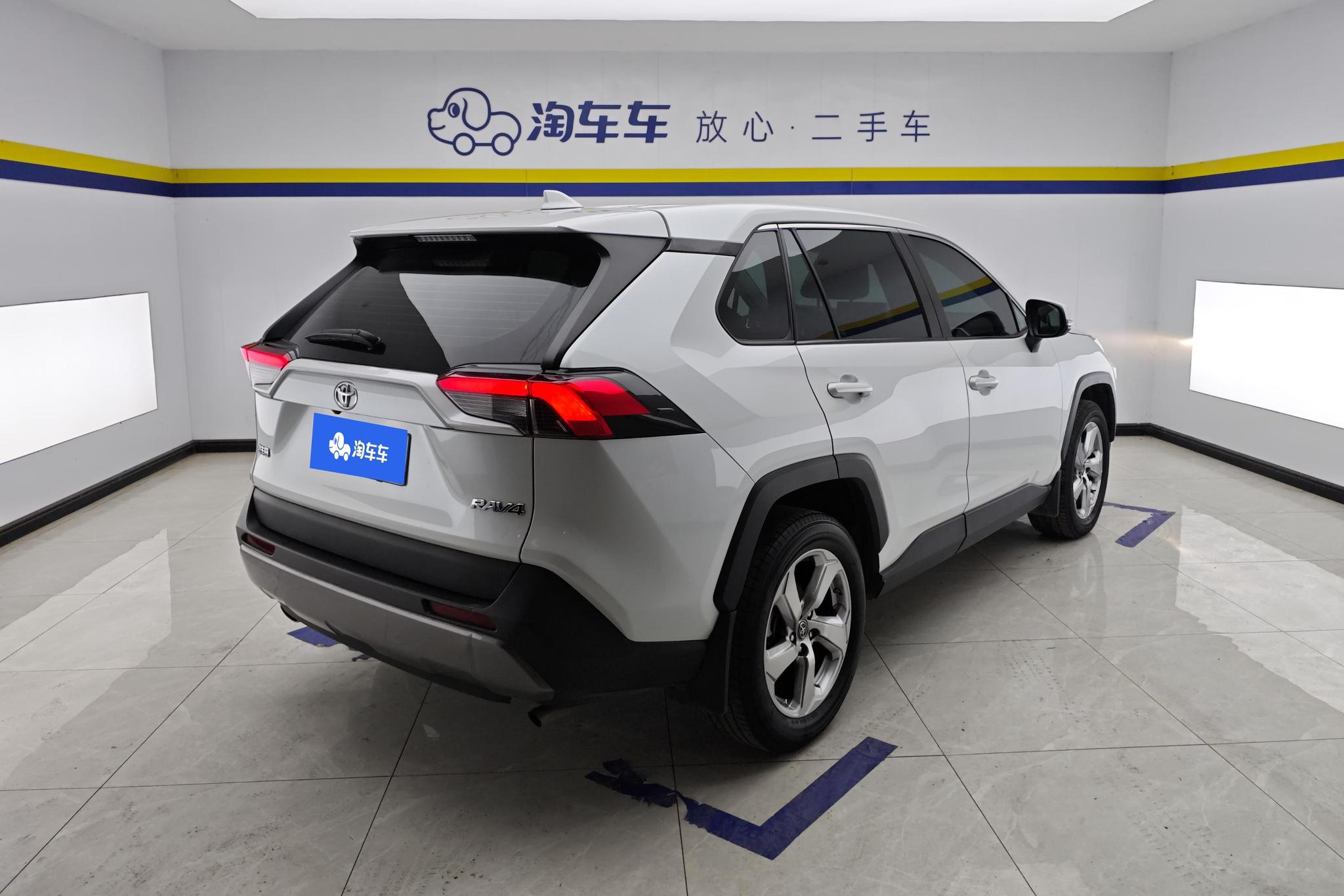 Toyota RAV4 2021 2.0L CVT Plus
