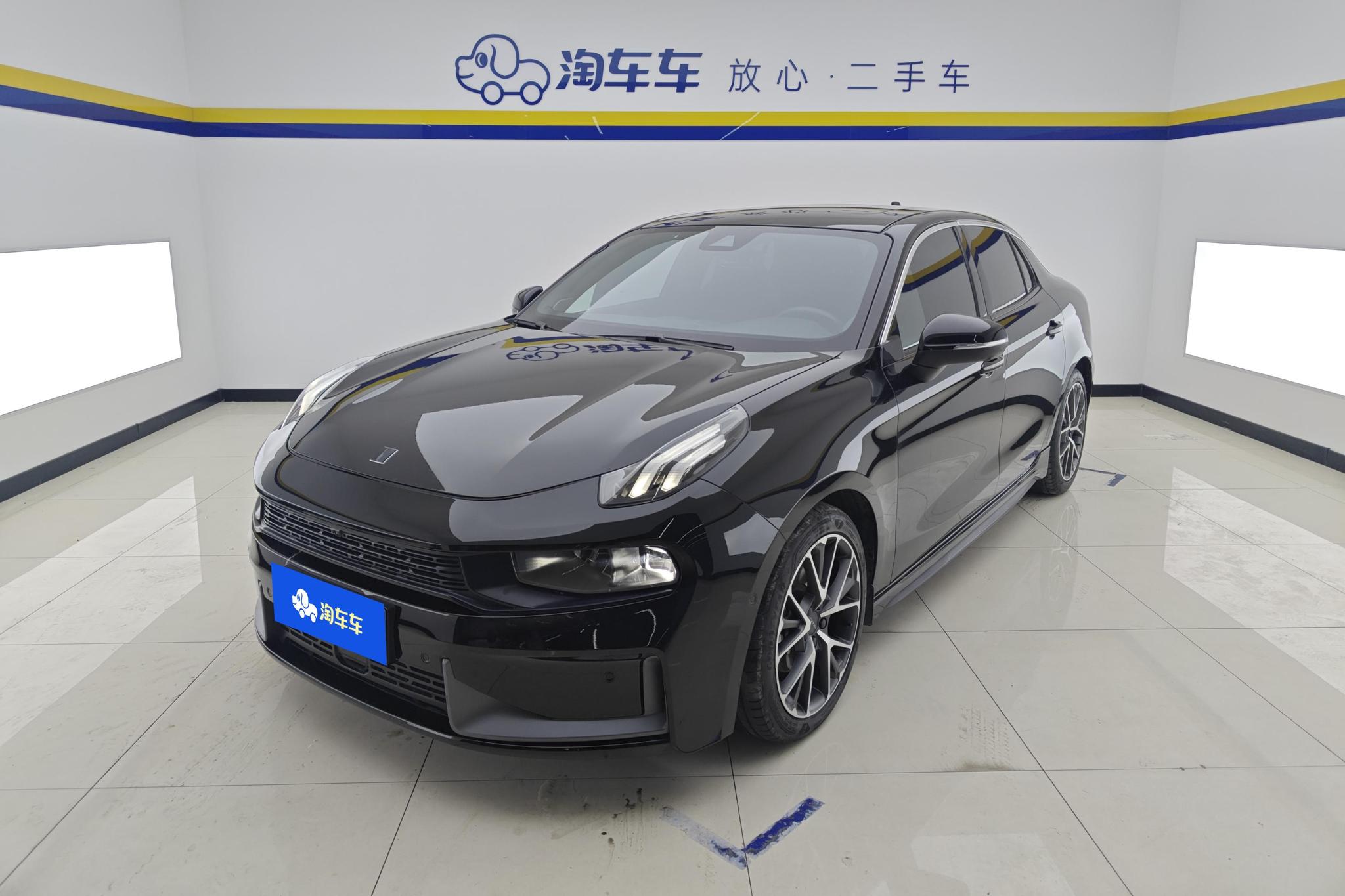 Lynk & Co 03
