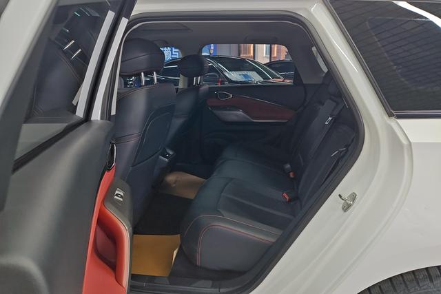 Wuling Valli 2021 1.5 T CVT — фото 16
