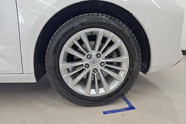 Wuling Valli 2021 1.5 T CVT — фото 9