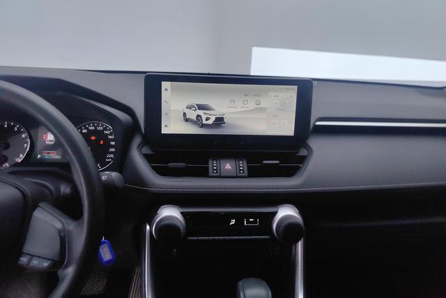 Toyota Wildlander 2023 2.0 L 2 WD — фото 12