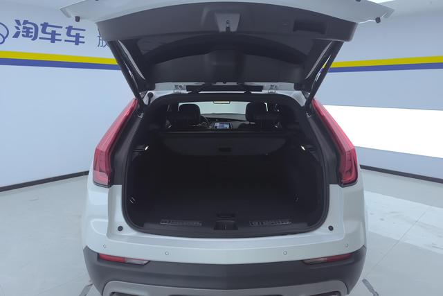 Cadillac XT4 2023 28 T 2 WDLuxury — фото 17