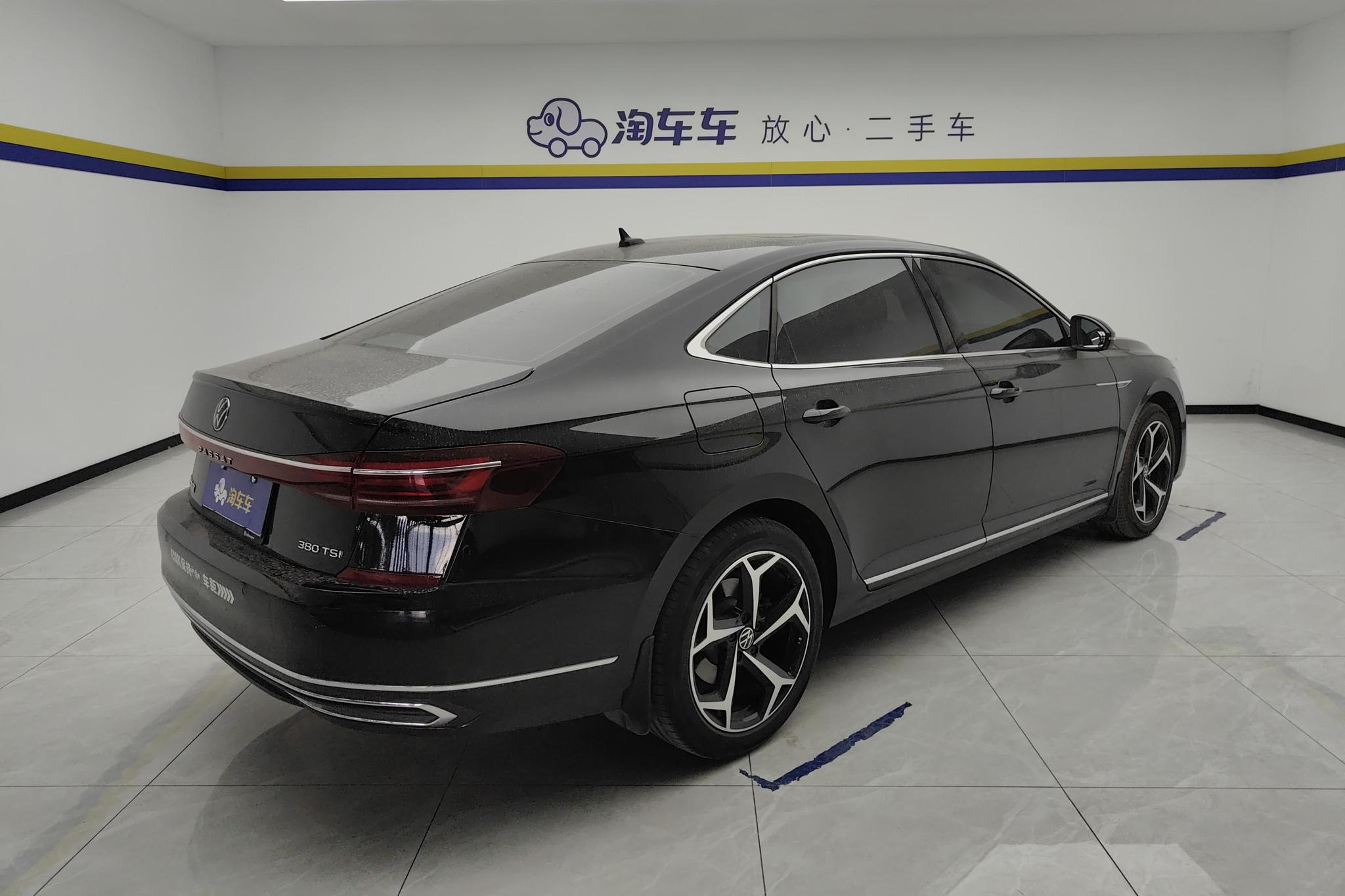 Volkswagen Passat 2024 380TSI
