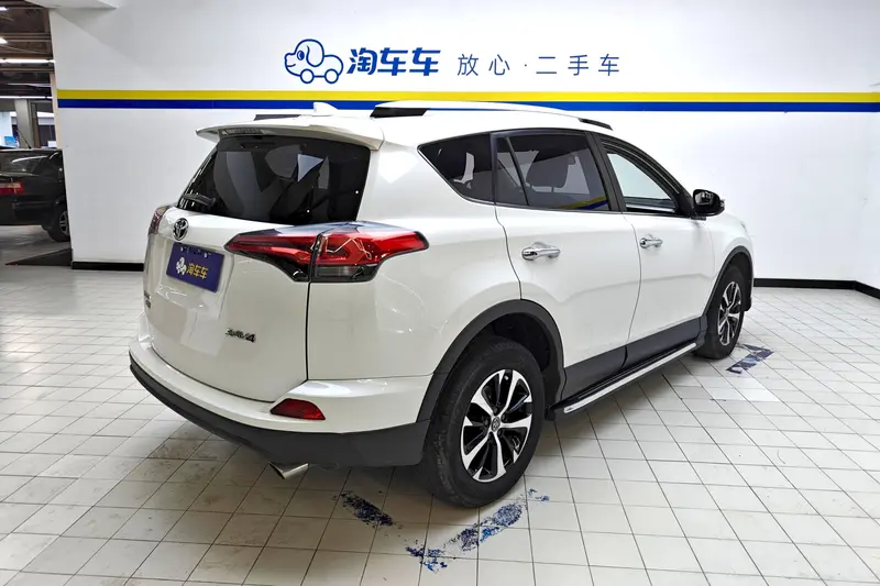 Toyota RAV4 — фото 3