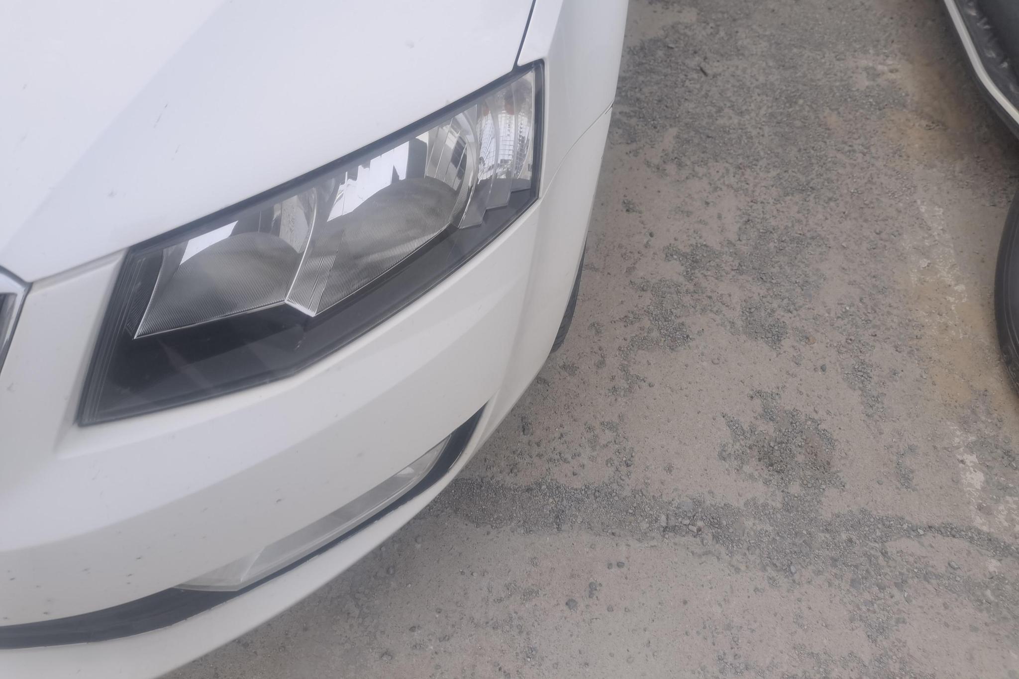 Skoda Octavia 2015 1.6L AT