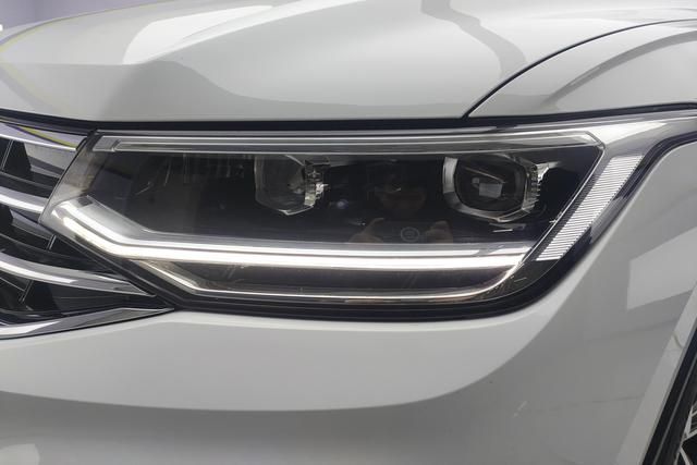 Volkswagen Tiguan L 2024 330 TSI 2 WDR-Line — фото 5