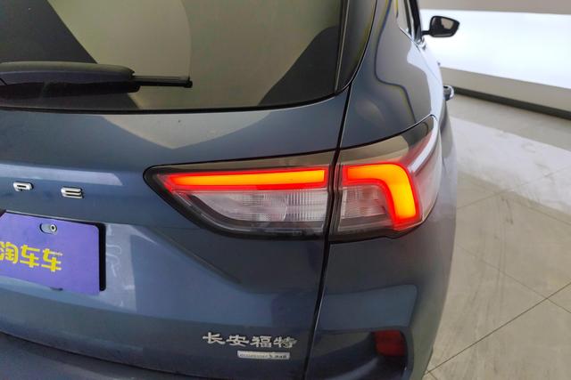Ford Escape 2019 Eco Boost 245 4 WD — фото 5