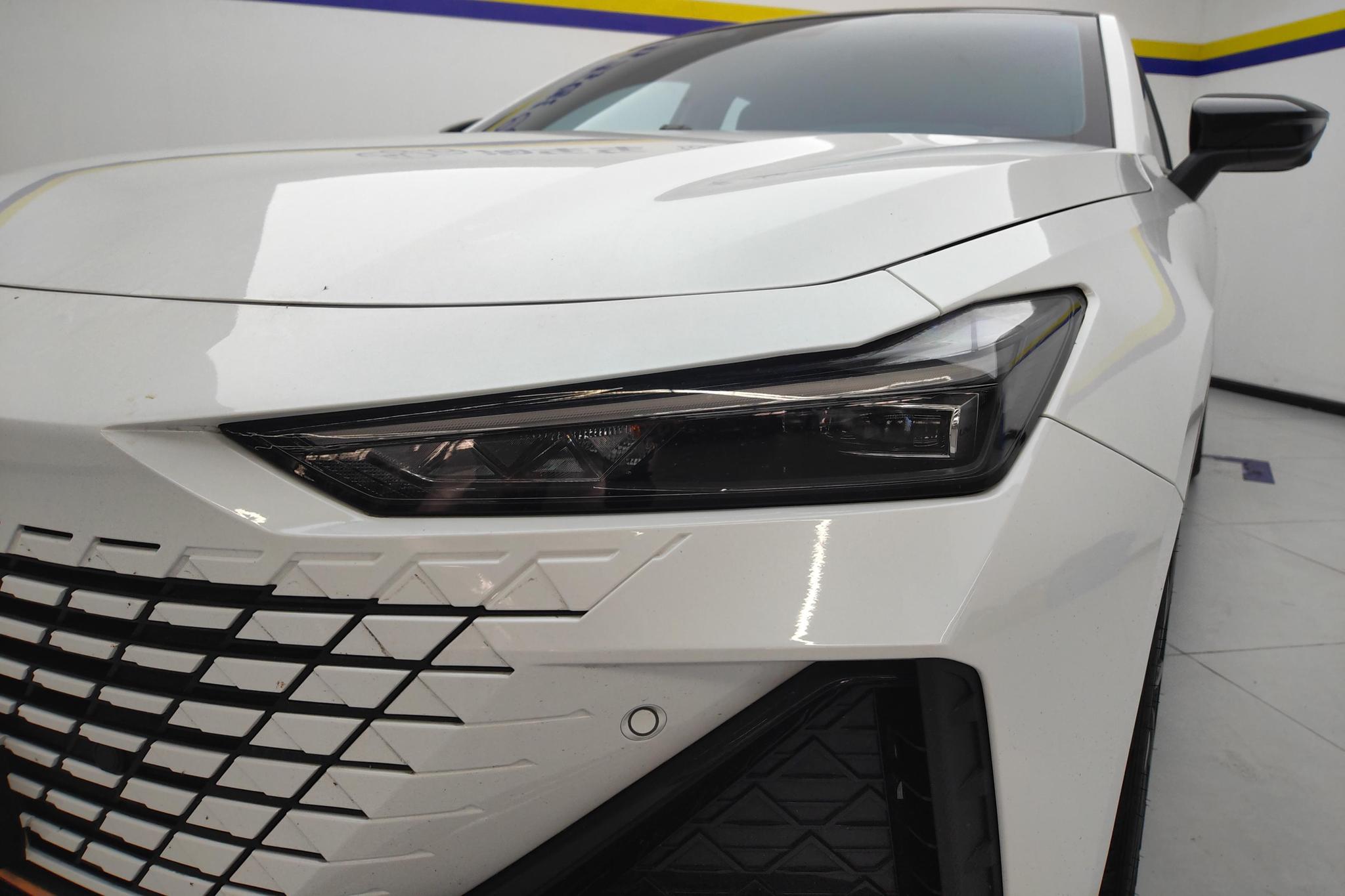 Changan UNI-V 2022 1.5T Sport