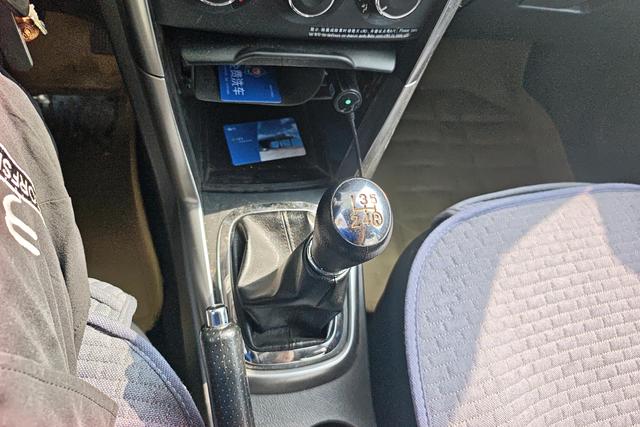 Chery Tiggo 3 2015 1.6 L MT — фото 15
